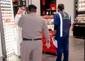 صحة الشرقية تواصل جولاتها لرصد السلوكيات بالظهران وإغلاق منشأتين لعدم الالتزام بالإجراءات الاحترازية