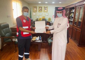 مدير هلال الجوف يكرم سفراء الحياة نيابة عن رئيس الهيئة