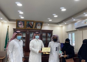 مركز الخشل وتنمية الحُرث يكرمان الأسرة المنتجة