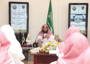 مدير هيئة الأمر بالمعروف بالرياض يجتمع بمساعدي رؤساء المراكز الإشرافية بالعاصمة