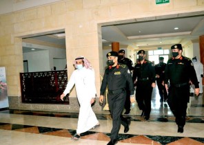 محافظ القريات يلتقي مدير الاداره العامه لدوريات الامن