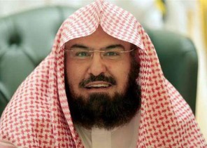 السديس يعفي مدير شؤون الأئمة والمؤذنين بالمسجد النبوي ووكيل الإدارة .. والكشف عن السبب!