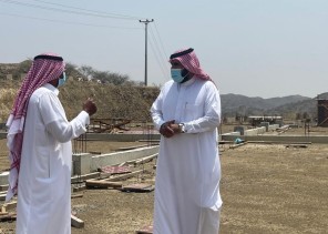 محافظ العيدابي يقوم بجولة تفقدية للخدمات والمشاريع البلدية بالمحافظة ومراكزها