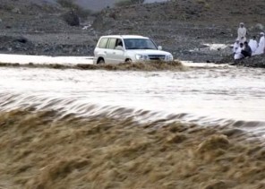 الكشف عن مقدار غرامة عبور الأودية والشعاب أثناء جريانها