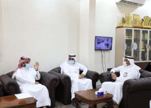 محافظ صامطة يبحث “برنامج رسوم الأراضي البيضاء” مع مدير شؤون الإسكان بمنطقة جازان