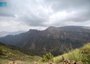 “جبال القهر” بجازان.. وجهة المغامرين والمستكشفين ..