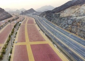 طريق المشاة بالمشاعر المقدسة .. معايير وتقنيات عالمية