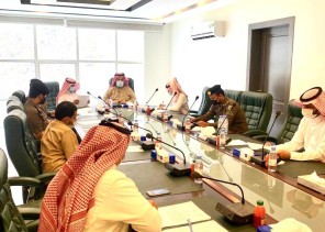 تأهبا للحالة المطرية..محافظ الداير  يرأس اجتماع لجنة الدفاع المدني لرفع الجاهزية والعمل على مدار الساعة