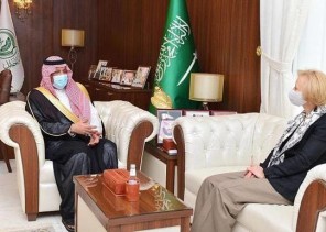سمو أمير ⁧‫حائل‬⁩ يستقبل القائمة بأعمال السفارة الأمريكية لدى المملكة