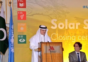 سفير المملكة في باكستان يدشن مشروع تجهيز وتوفير الطاقة الشمسية لـ (1240) مدرسة