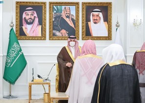 سمو أمير الحدود الشمالية يستقبل مسؤولي المنطقة والمواطنين خلال جلسته الأسبوعية