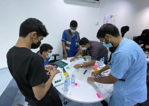 مستشفى الحرث ينظم دورة عن تأهيل المتطوع الصحي