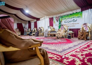 أمير القصيم يزور مركز الصلبية ويلتقي بالأهالي