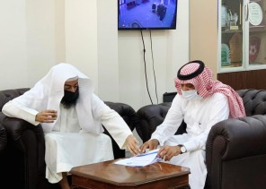 محافظ صامطة يلتقي رئيس وأعضاء جمعية “سمعك”