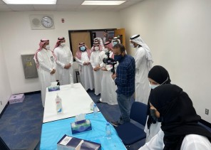 مدير تعليم الشرقية يدشن مركز اللقاح ضد فايروس كورونا بمجمع الأمير سعود بن نايف التعليمي بالدمام