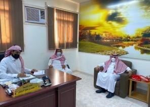 مدير مكتب التعليم بصوير يزور ثانوية الأمير سلطان ومدرسة المتوسطة