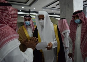 استكمالاً لبرنامج الزيارات التفقدية.. النائب العام يزور فرع النيابة العامة بالباحة