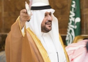 ليث الجزيرة العربية وملك الحزم والعزم يسير على خطى صقر الجزيرة