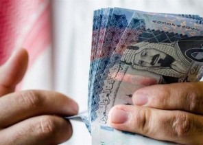 موردين بضائع يطالبونه بمبلغ 4 ملايين ريال .. مواطن يتعرض لعملية نصب واحتيال بسبب تستره التجاري على مقيم