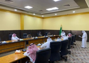 محافظ بيش يرأس إجتماع لجنة التنمية السياحية .