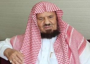 بالفيديو: المنيع يرد على سؤال بشأن ما إذا كان على المرأة أداء الصلوات التي فاتتها بعد الإجهاض