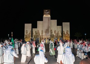 ميدان العرضة تحفة فنية تجسد أرث وطني وفن شعبي صمم بشكل عصري وجميل