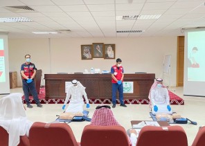 الهلال الاحمر بالباحة: ينفذ دورة سفير الحياة ضمن  مبادرة همة السفراء للتدريب  لمنسوبي إمارة المنطقة