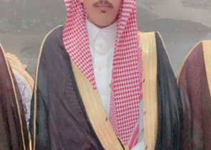 في ليلة تزينت بأنغام الطرب والفرح وتزينت بزهو وحضور بهي .. الشاب “عيد عبدالله بن شويلع” يحتفل بزواجه في قصر الدهيس جنوب حائل