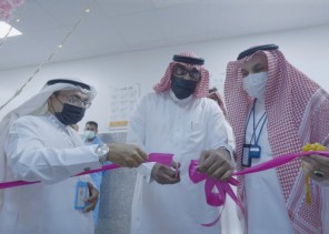 مدير مستشفى أبوعريش العام يدشن فعالية البرنامج التوعوي للكشف المبكر عن سرطان الثدي