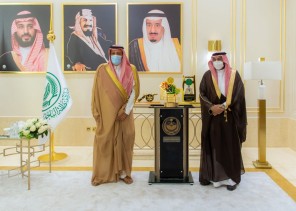 سمو امير منطقة الباحة يستقبل مدير التعليم بالمنطقة وعدد من قيادات التعليم وعدد من الطلاب والطالبات