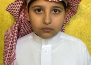 الطفل “فيصل بن غازي الدغمي” يوضح كيف دخل عالم المشاهير على مواقع التواصل