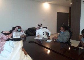 لجنة المشاريع تعقد اجتماعاً مع شركة صدارة العربية للمقاولات بمحافظة صامطة