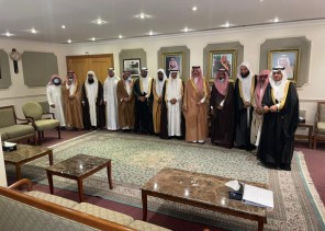 سمو محافظ الأحساء يستقبل رئيس وأعضاء جمعية الدعوة والإرشاد وتوعية الجاليات بالعيون