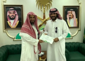 مدير عام فرع وزارة الشؤون الإسلامية بمنطقة الحدودالشمالية يكرم المراقبين المتميزين