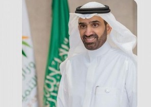 وزير الموارد البشرية يصدر قرارًا بتوطين (11) نشاطًا في منطقة الباحة