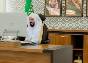 وزير العدل يوجه بتمكين المحامين من دخول عموم المحاكم وإتاحة دخول المستفيدين لمحاكم التنفيذ دون موعد