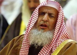 بمناسبة الذكرى السابعة لتولي خادم الحرمين الشريفين لمقاليد الحكم.. مفتي المملكة: الملك سلمان منذ اليوم الأول لتوليه المسؤولية وهو يولي اهتمامًا خاصًا وفريدًا لبيت الله الحرام