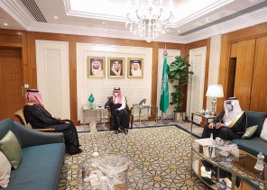 خادم الحرمين يتلقى رسالة من أمير دولة قطر