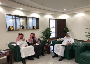 الأستاذ الأحمري يستقبل فريق وزارة الإقتصاد والتخطيط