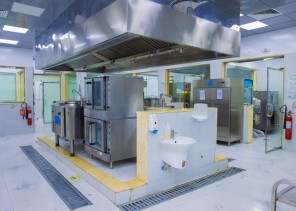 الصافي يفتتح مشروع تحسين وتطوير قسم التغذية بمستشفى الملك خالد بحفر الباطن