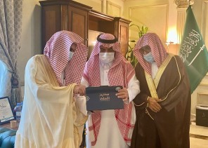 مدير عام فرع الرئاسة العامة لهيئة الأمر بالمعروف في المنطقة الشرقية في زيارة لمحافظ رأس تنورة لتفعيل حملة ” مكارم الأخلاق “