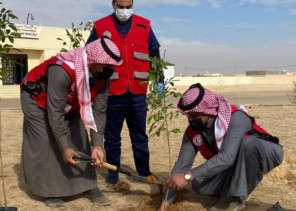 الهلال الأحمر بالجوف يشارك في مبادرة “السعودية الخضراء”