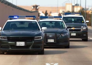 القبض على مخالفين لنظام أمن الحدود لحيازتهما مادة القات المخدر، ومواطن مكّنهما من استخدام مركبته بجازان