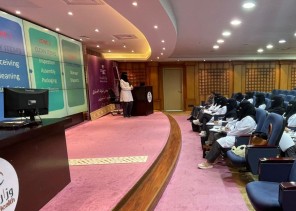 تخصصي تبوك ” يبدأ في تأهيل 17 فنياً وفنيةً في التعقيم الطبي