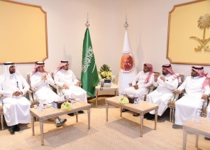 وفد من هيئة الاتصالات يزور مركز زوار الهيئة الملكية بالجبيل