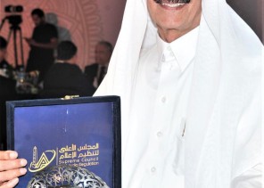 في احتفالية نظمت في قلعة صلاح الدين الأيوبي .. رئيس المجلس الأعلى لتنظيم الإعلام في مصر يسلم جائزة “الرواد” لـ”رئيس هيئة الصحفيين السعوديين”