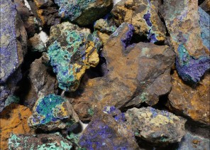 هيئة المساحة الجيولوجية تعلن عن اكتشافات مواقع جديدة لخامي الذهب والنحاس في المدينة المنورة