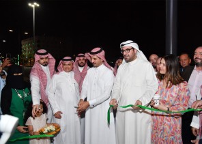 وكيل إمارة جازان للتنمية الدكتور ” البناوي” يفتتح اول فرع للعلامة التجارية العالمية ستاربكس في جيزان