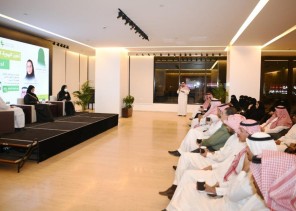 أثنينية الحوار تسلط الضوء على أهمية تعزيز الهوية الوطنية لدى النشء