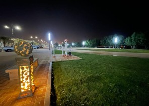 استبدال 34 عمود تقليدي بجمالي مزخرف جديد في المنتزة العام بشارع القطيف بمحافظة بقيق